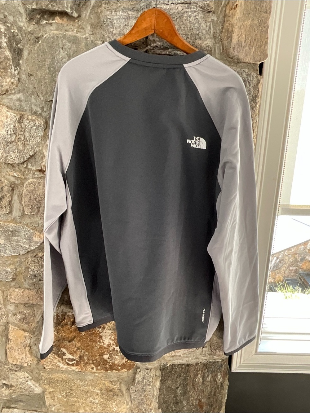 The North Face Gray & Light Gray Raglan Crewneck Pullover - Picture 3 of 3